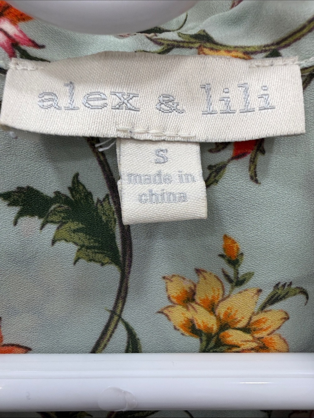 Floral Puff-Sleeve Button-Down Blouse in Sage Green - Picture 3 of 5